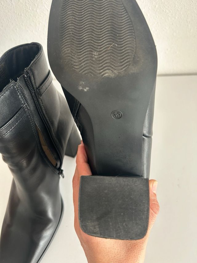 Botines negros tacon