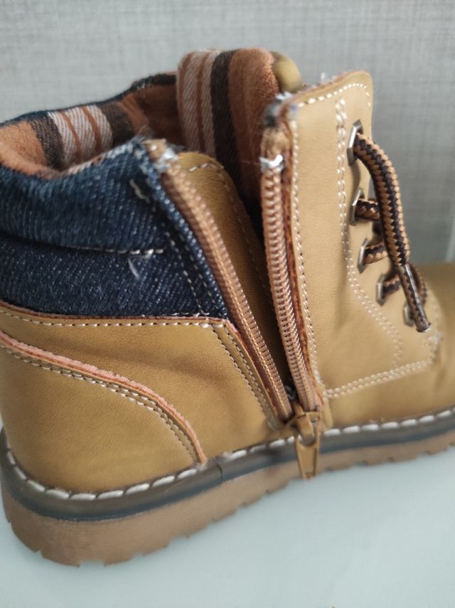 Botas niño. T29.