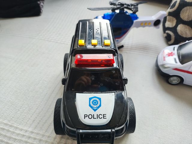 Lote coche policía y helicóptero