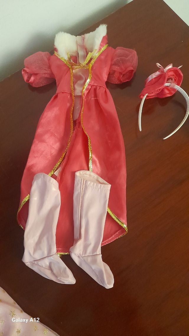 Acessórios e vestidos Nancy Dolls