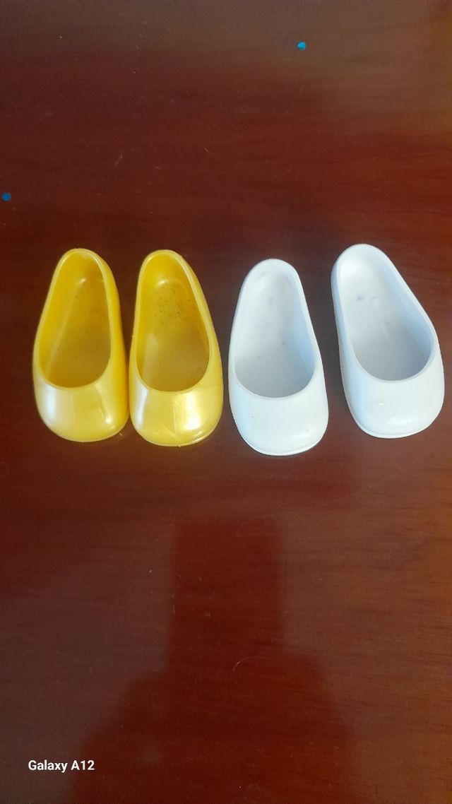 Acessórios e vestidos Nancy Dolls