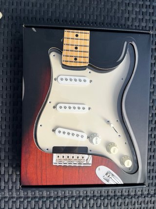Pickguard Fender squier stratocaster