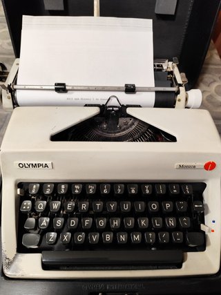 Maquina de escribir Olympia
