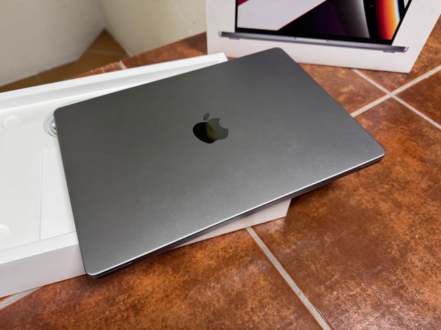 MacBook Pro 14" , M1 Pro, 16gb, 512, 8CPU, 14GPU