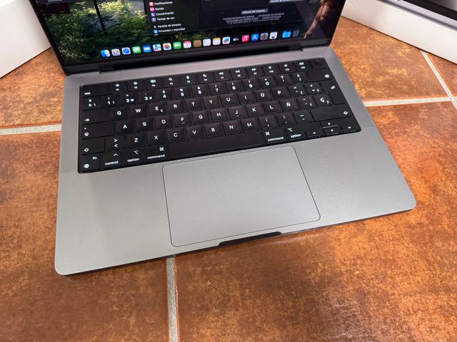 MacBook Pro 14" , M1 Pro, 16gb, 512, 8CPU, 14GPU