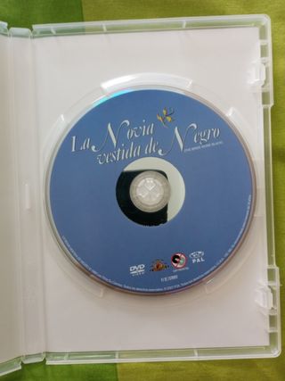 La novia vestida de negro DVD 