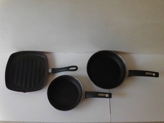 Lote 3 sartenes , plancha 15 euros todo