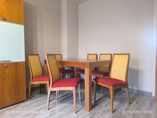 MUEBLE MESA Y SILLAS SALÓN