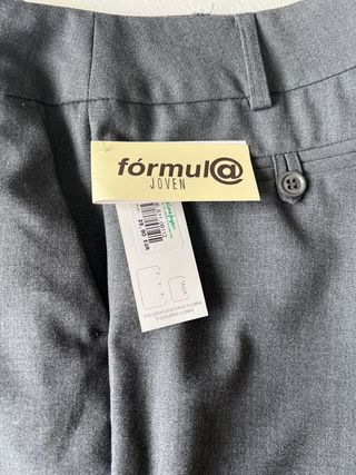 Pantalón gris de vestir nuevo