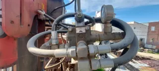 Astilladora leña con tractor.