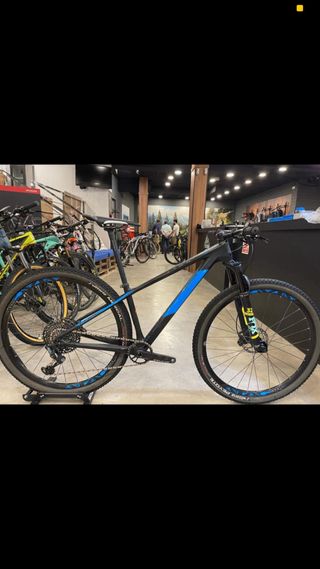 Cube Reaction 29” Carbono Talla S