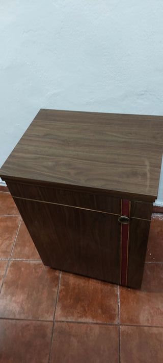 Maquina coser Alfa modelo Alfamatic 109  y mueble