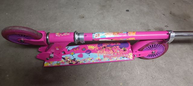 Patinete niña rosa. PRECIO NEGOCIABLE