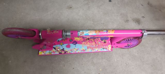 Patinete niña rosa. PRECIO NEGOCIABLE