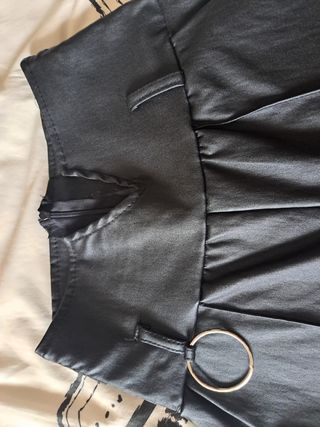 Pantalon tiro alto cuero