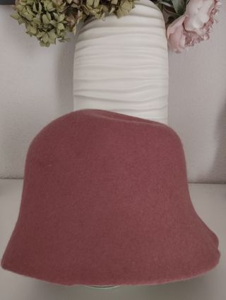 Gorro de mujer en fieltro de lana
