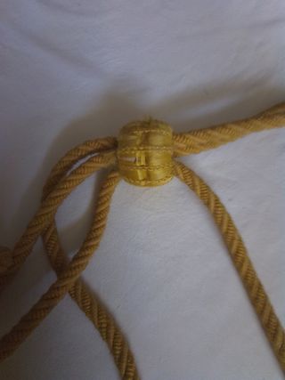 Alzapaños antiguos con borlas