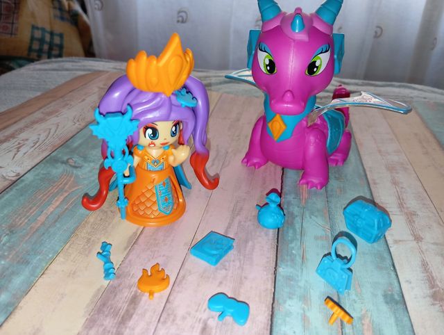 Dragón y reina de PinyPon