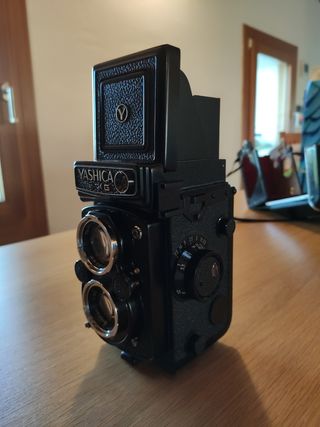 Yashica Mat-124 G