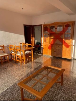 Mesa, sillas, mueble TV COMEDOR