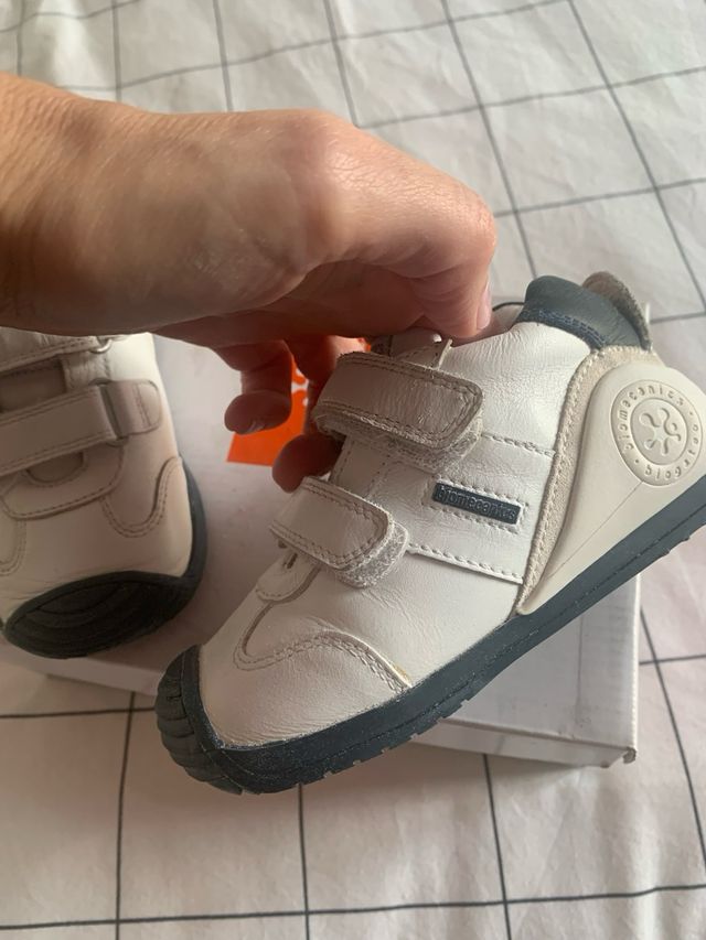 Biomecanics talla 24 blancas