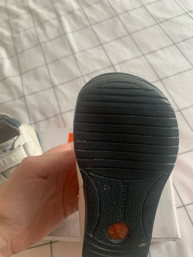 Biomecanics talla 24 blancas