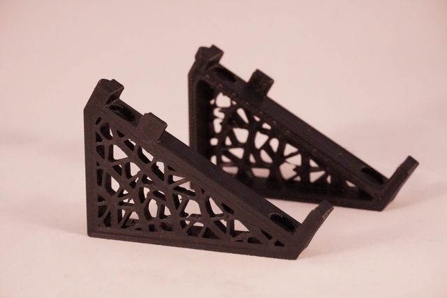 Coverup Stand Roland Boutique bajo soporte