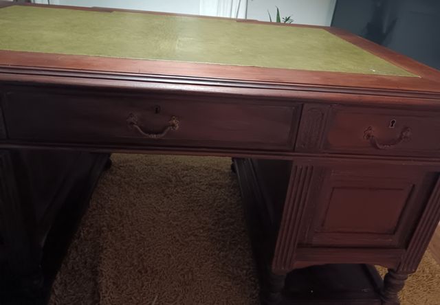 Gran escritorio antiguo de Castaño