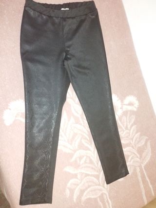 Pantalón negro cuero
