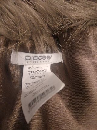 Cuello piel sintética