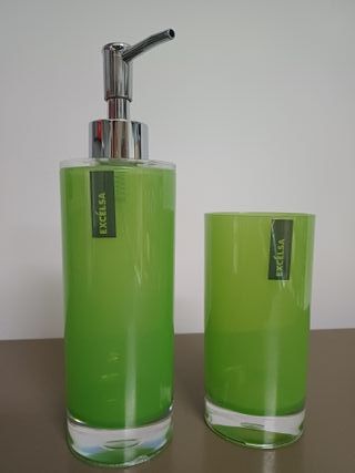 Tris bagno (dispenser, spazzolini e porta sapone)