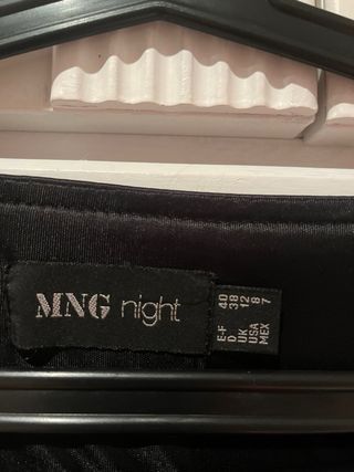 Falda de raso “Mango”