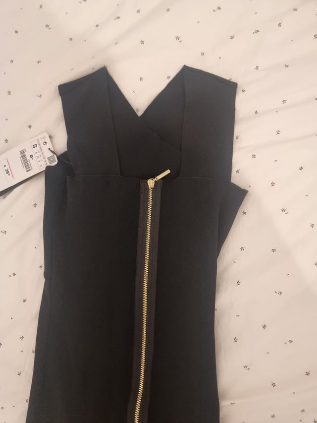 Vestido negro Zara