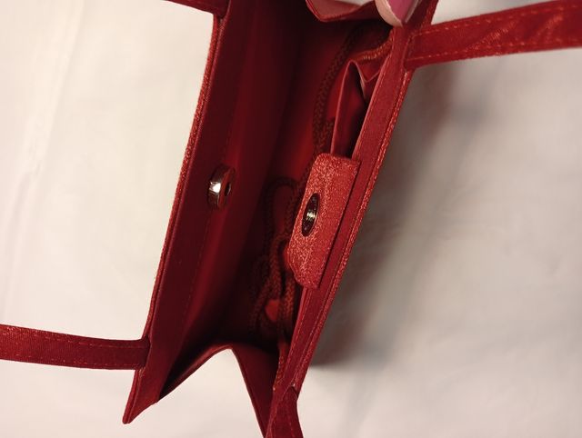 Bolsito de fiesta rojo satén