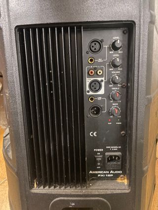 Altavoz autoamplificado 12p