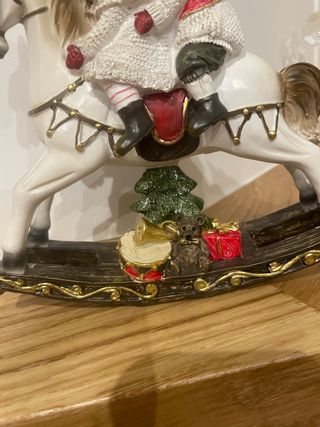 Cavallo a dondolo natalizio