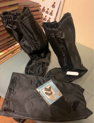 Cubrebotas impermeable para moto TUCANO URBANO