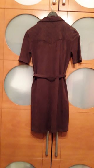 Vestido mini de antelina marrón