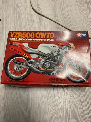 Caja maqueta YZR500