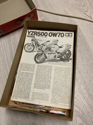 Caja maqueta YZR500