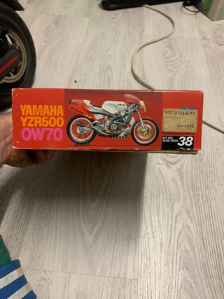 Caja maqueta YZR500