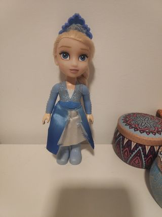 Muñeca pequeña Elsa frozen 