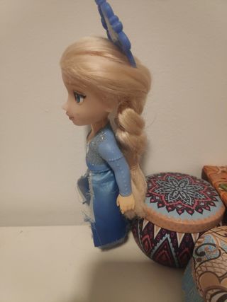 Muñeca pequeña Elsa frozen 