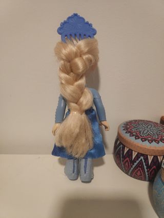 Muñeca pequeña Elsa frozen 