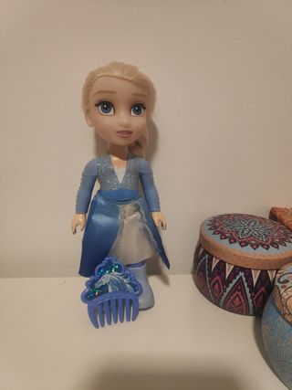 Muñeca pequeña Elsa frozen 