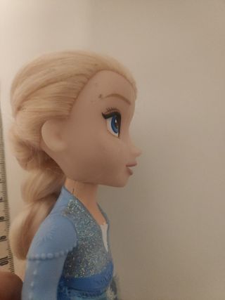 Muñeca pequeña Elsa frozen 