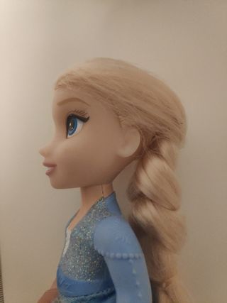 Muñeca pequeña Elsa frozen 