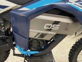 Moto cross electrica infantil cfmoto