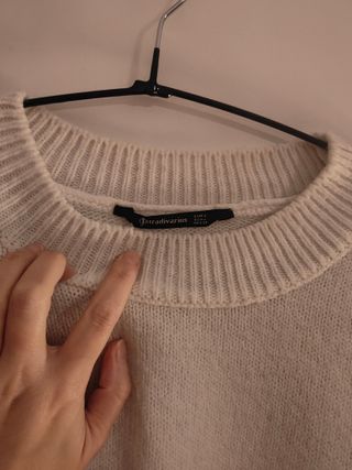 Jersey grueso y amplio. Blanco, verde y negro