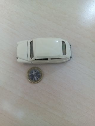 Coche Maqueta Seat 600 escala 1/43